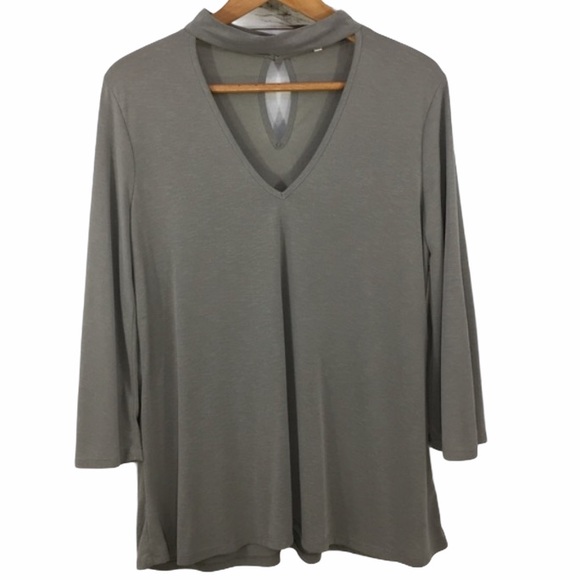 ANDREE by UNIT V-Neck Top with Bell Sleeves, L - Picture 9 of 10